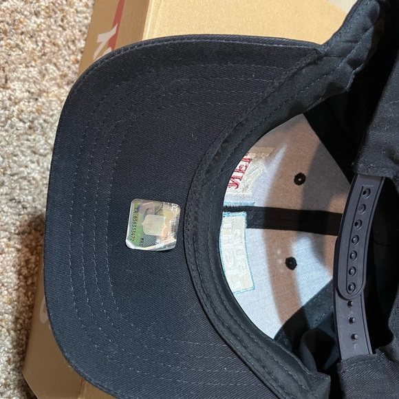 Official NFL Bud Light Sponsor Men's Navy Embroidered Patch Snapback - Picture 4 of 6